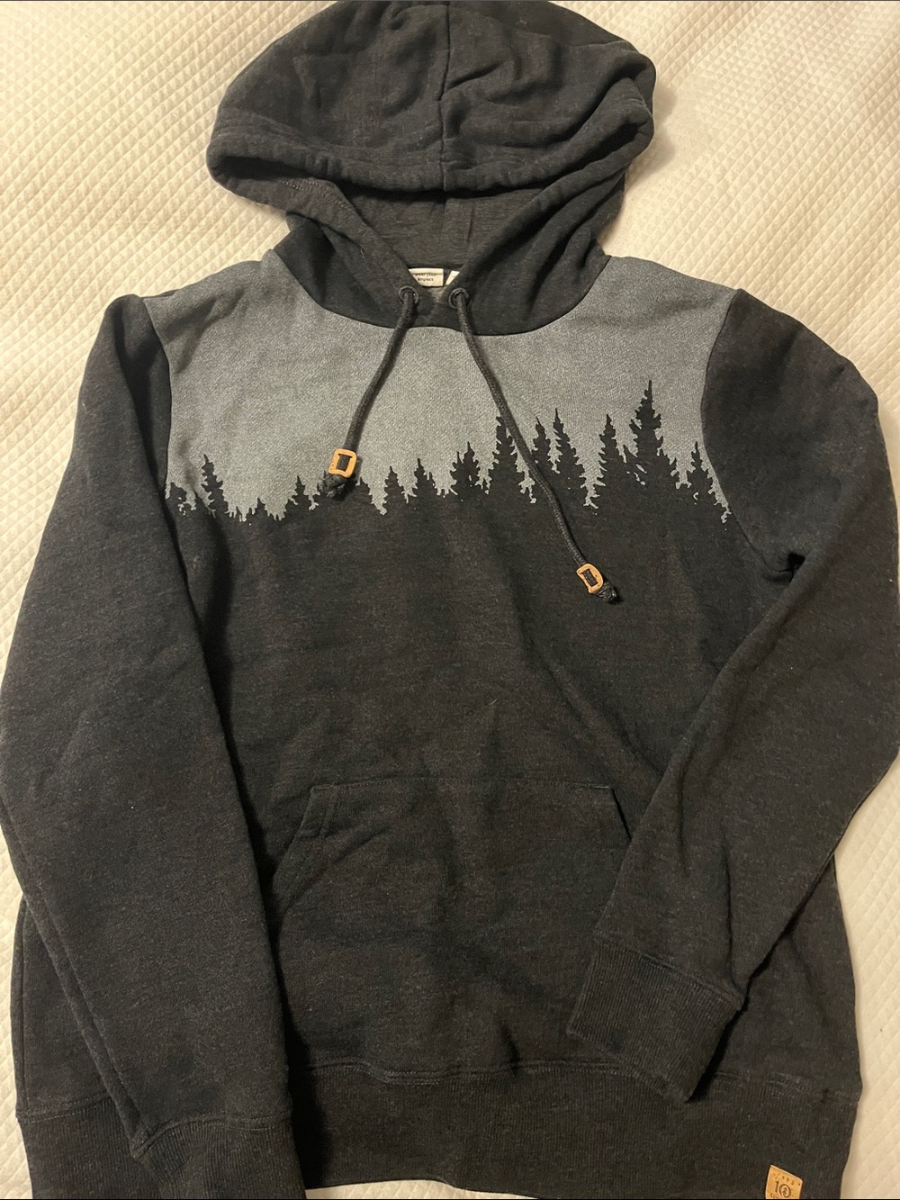 Women’s Black Hooded Pullover Sweatshirt with Forest Tentree